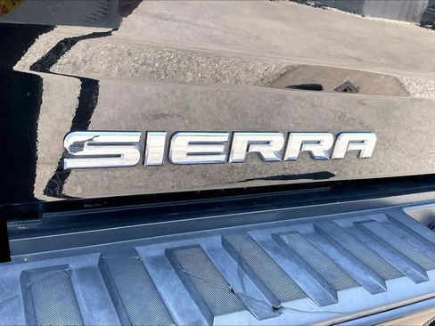 Used 2018 GMC Sierra 1500 Denali RWD image 10