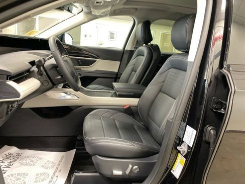 New 2025 Lincoln Nautilus Reserve image 16