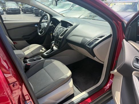 Used 2014 Ford Focus SE FWD image 10