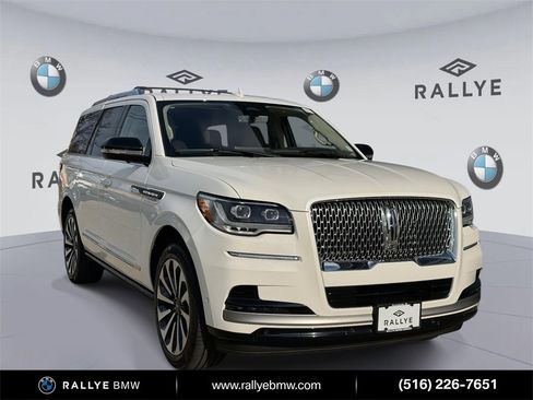 Used 2023 Lincoln Navigator Reserve image 1
