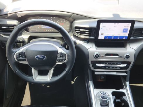 Used 2023 Ford Explorer XLT w/ Equipment Group 202A RWD image 30