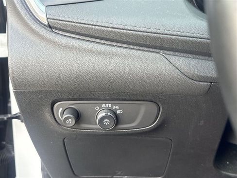 Certified 2024 Buick Encore GX Preferred w/ Comfort Package FWD image 17