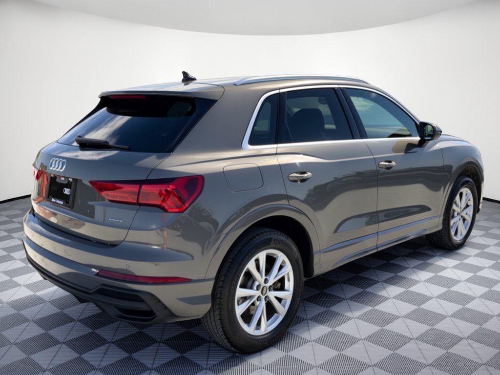 Certified 2025 Audi Q3 2.0T Premium w/ Convenience Package AWD/4WD image 9