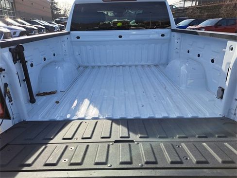 Used 2024 GMC Sierra 1500 SLE image 5