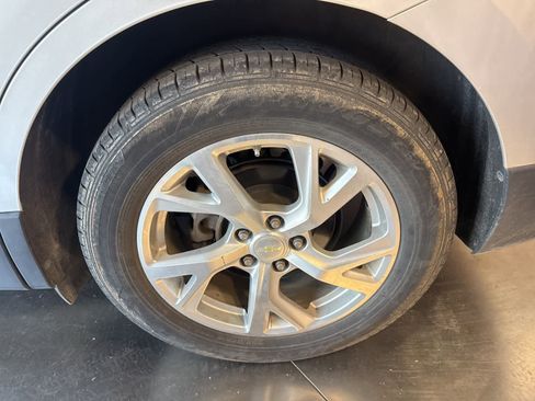 Used 2018 Chevrolet Equinox Premier image 9