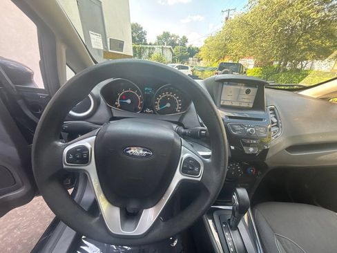 Used 2019 Ford Fiesta SE w/ Equipment Group 201A FWD image 13