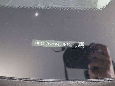 Used 2025 Toyota Camry LE w/ Convenience Package image 45