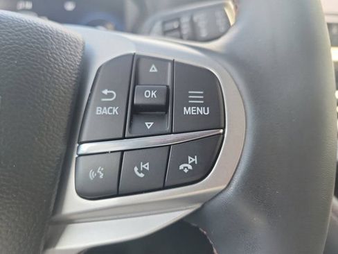 Used 2025 Ford Explorer Active AWD/4WD image 25