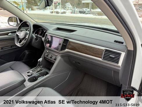 Used 2021 Volkswagen Atlas SE w/ Panoramic Sunroof Package image 42