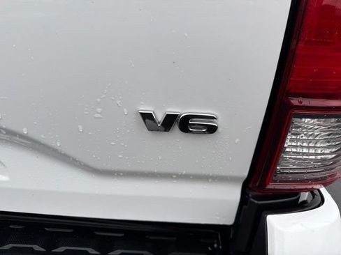 Certified 2023 Toyota Tacoma SR AWD/4WD image 9