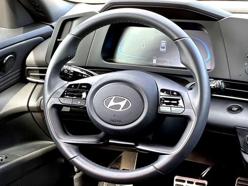 Used 2025 Hyundai Elantra Sport image 30