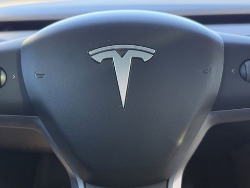 Used 2018 Tesla Model 3 Long Range image 17