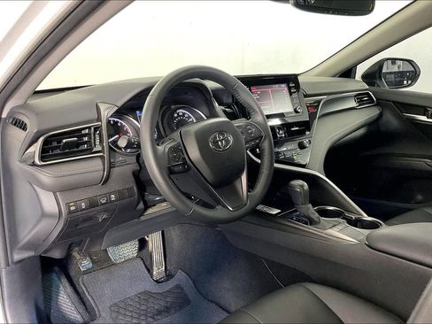 Used 2024 Toyota Camry SE w/ Convenience Package FWD image 17