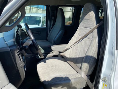 Used 2017 Chevrolet Express 2500 LS image 18