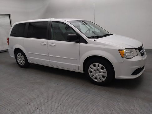 Used 2017 Dodge Grand Caravan SE FWD image 11
