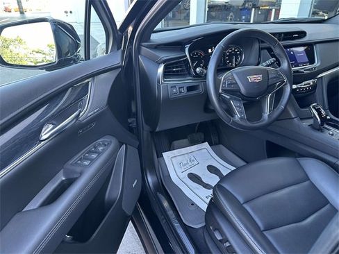Certified 2022 Cadillac XT5 Premium Luxury w/ LPO, Floor Liner Package image 43
