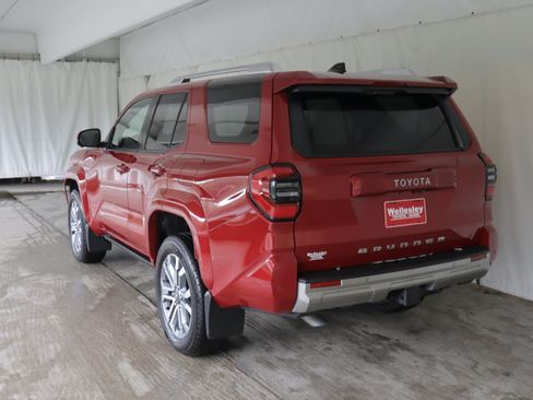 Used 2025 Toyota 4Runner Limited AWD/4WD image 26
