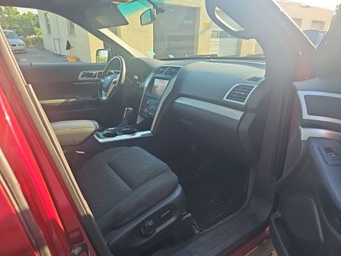 Used 2013 Ford Explorer XLT FWD image 7