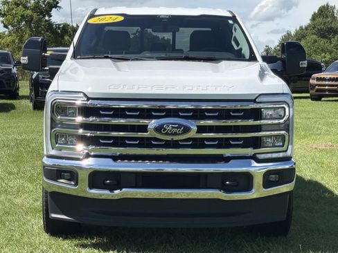 Used 2024 Ford F250 Lariat AWD/4WD image 3