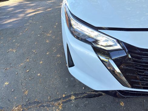 New 2025 Nissan Sentra SR image 10