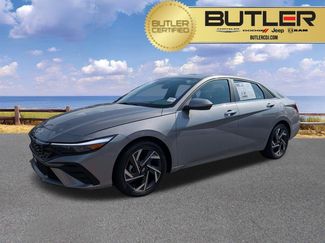 Used 2025 Hyundai Elantra SEL FWD video 1