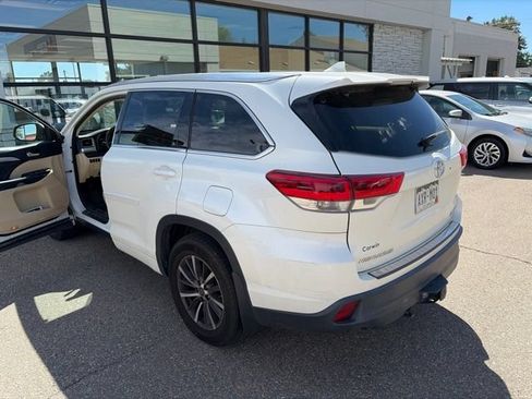 Used 2017 Toyota Highlander XLE w/ Protection Package #3 AWD/4WD image 1