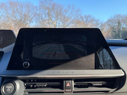 Used 2025 Toyota Prius LE image 17