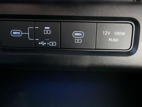 Used 2025 Hyundai Tucson Limited image 29