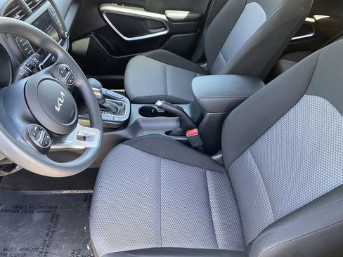 Used 2025 Kia Soul LX FWD image 22