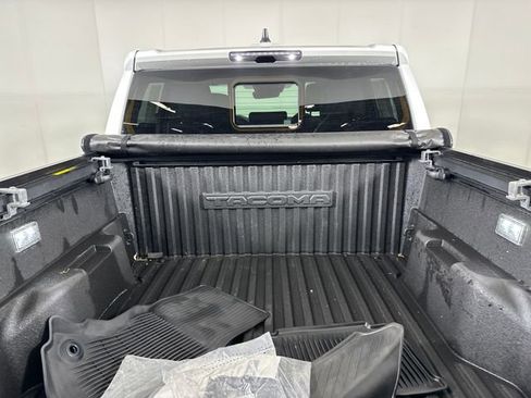 Used 2025 Toyota Tacoma TRD Sport w/ TRD Sport Upgrade Package image 26