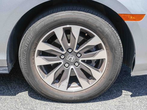 Used 2024 Honda Odyssey EX-L image 12