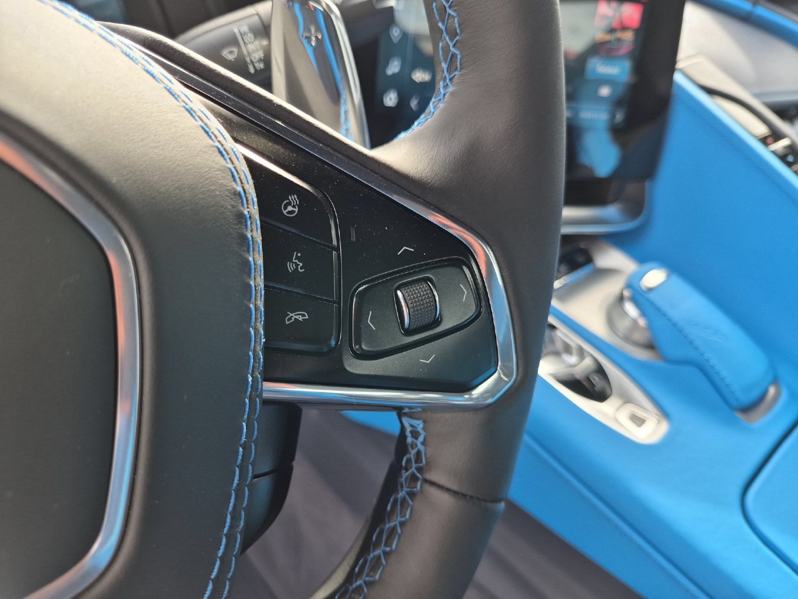 Used 2024 Chevrolet Corvette Stingray Premium Cpe RWD image 19
