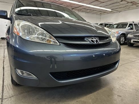 Used 2006 Toyota Sienna XLE image 34