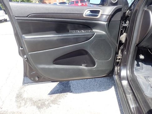 Used 2014 Jeep Grand Cherokee Laredo w/ Quick Order Package 23E AWD/4WD image 9