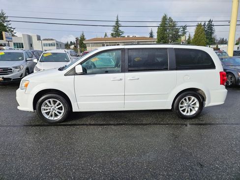 Used 2016 Dodge Grand Caravan SXT w/ Rear Park Assist Package image 7