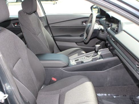 Used 2023 Honda Accord EX image 13