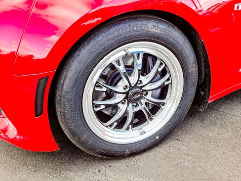 Used 2018 Chevrolet Camaro SS image 9