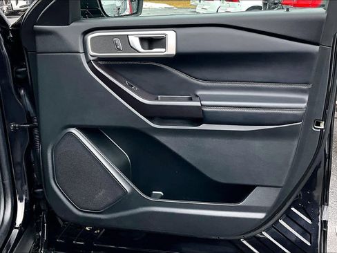 Used 2020 Ford Explorer XLT w/ Equipment Group 202A image 22