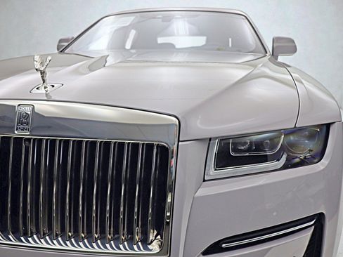 Used 2022 Rolls-Royce Ghost image 16
