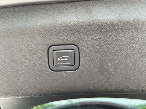 Used 2024 Buick Enclave Essence w/ Sport Touring Edition AWD/4WD image 55