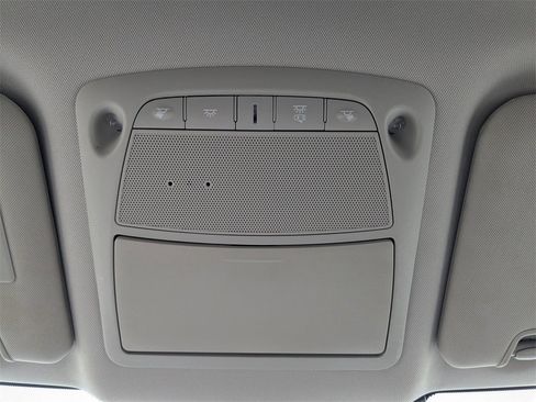 Used 2020 Nissan Rogue SV image 25