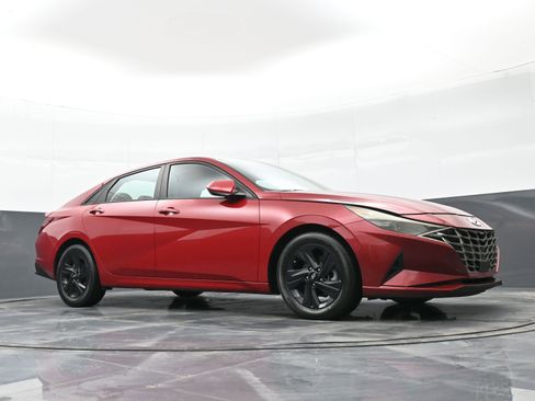 Used 2021 Hyundai Elantra SEL w/ Convenience Package image 36