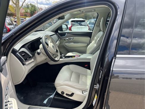 Used 2023 Volvo XC90 B6 Plus AWD/4WD image 10