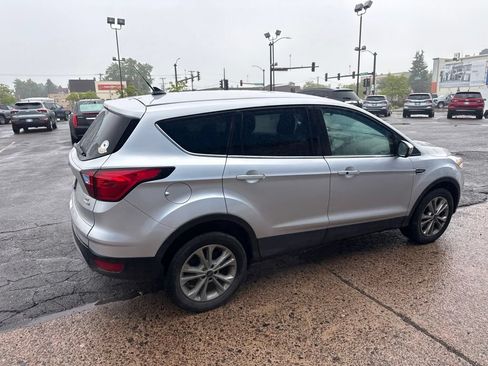 Used 2019 Ford Escape SE w/ Ford Safe & Smart Package AWD/4WD image 9