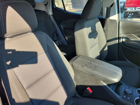 Used 2023 GMC Terrain SLE w/ Driver Convenience Package image 27