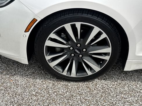 Used 2019 Lincoln MKZ Reserve FWD image 9