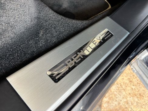 Used 2018 Bentley Bentayga Mulliner image 32