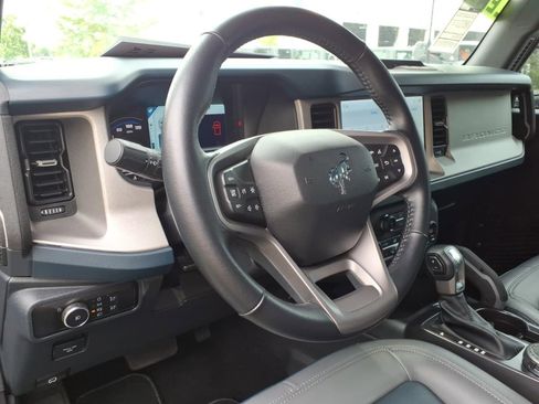 Used 2024 Ford Bronco Outer Banks AWD/4WD image 19