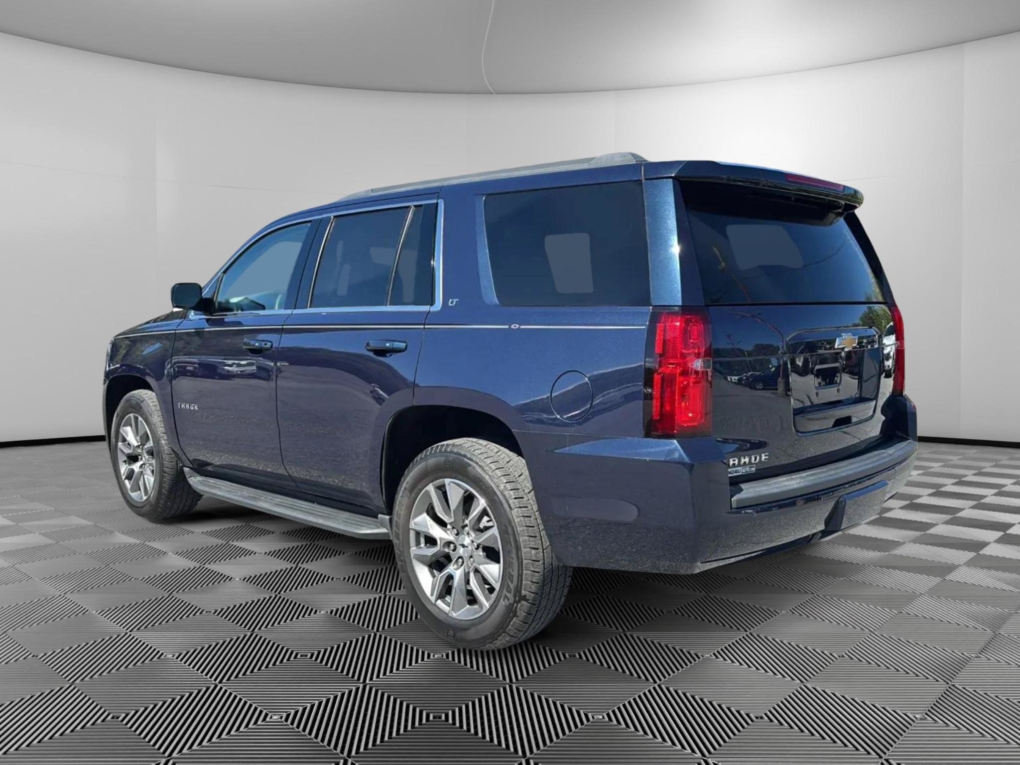 Used 2017 Chevrolet Tahoe LT AWD/4WD image 3