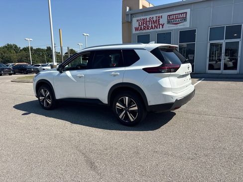 Certified 2026 Nissan Rogue SL AWD/4WD image 2